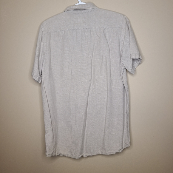 Short-sleeved Button Up - Picture 2 of 2